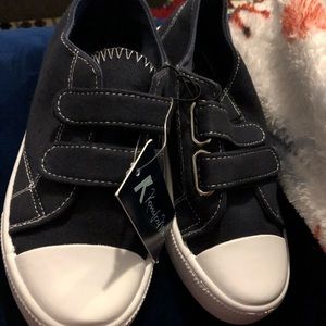 Kids Velcro sneakers